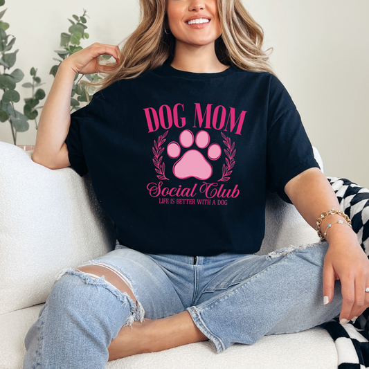 💗🐾Dog Mom Social Club Graphic Tee💗🐾