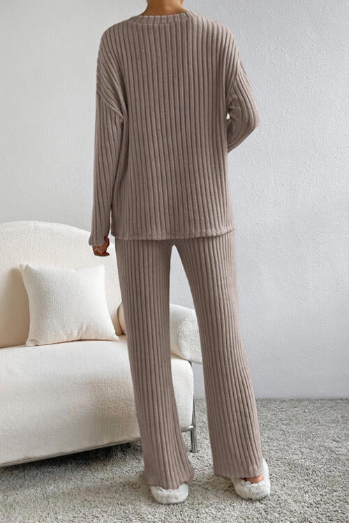 🫶Ribbed V-Neck Top and Pants Set